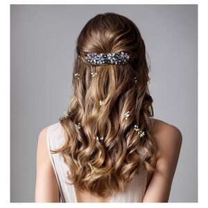 Elegant Blue Floral Hair Clip